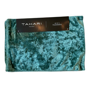Tahari Green Velvet Velour Placemats Set of 4 Christmas Holiday 13x18 New